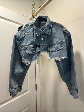 Sumwon Women’s M Oversized Distressed Denim Jacket